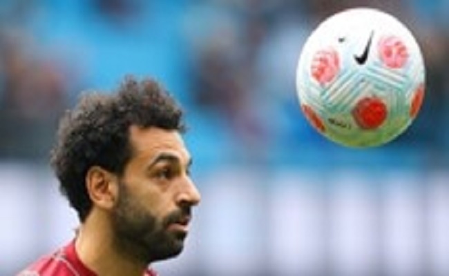 ليفربول يدرس السماح برحيل محمد صلاح هذا الصيف...