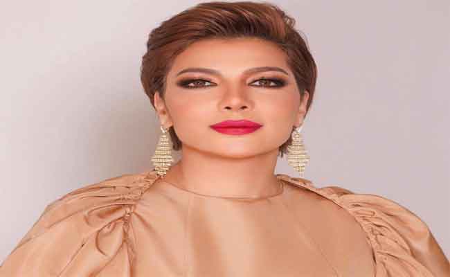 أصالة نصري تعايد الجمهور ب