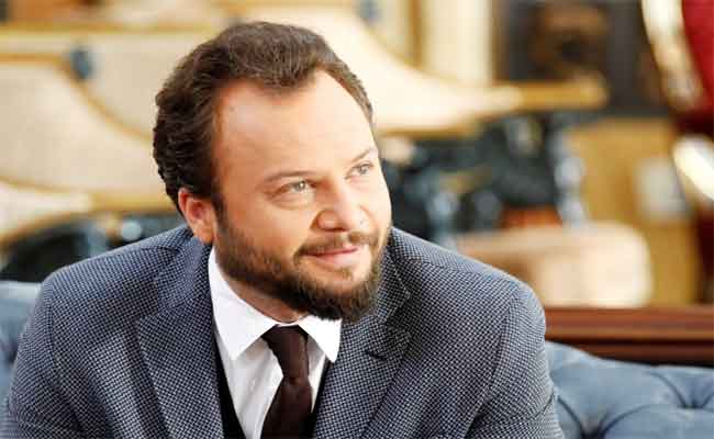 مكسيم خليل ونورعلي يقدمان النسخة العربية من