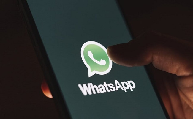 واتساب تختبر ميزة مزامنة الدردشة بين هاتفين ذكيين...