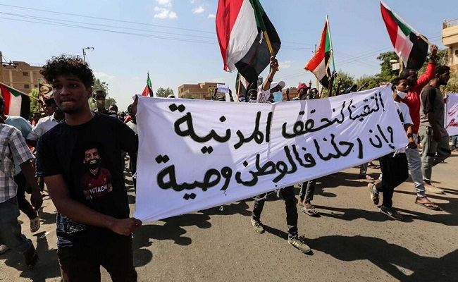 حديث العسكريين عن الحوار استهلاك سياسي