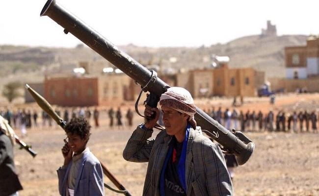 الحوثيون يواصلون قصف تعز لليوم الثاني