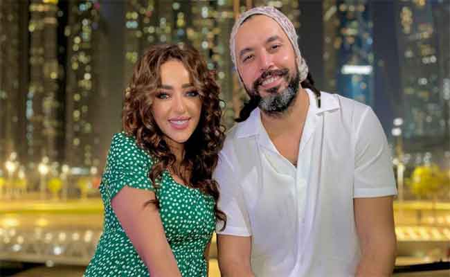 بالزي المغربي التقليدي...عبد الفتاح الجريني وجميلة يحتفلان ب