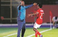 الأهلي المصري يلحق بيرسي تاو بمواطنه...