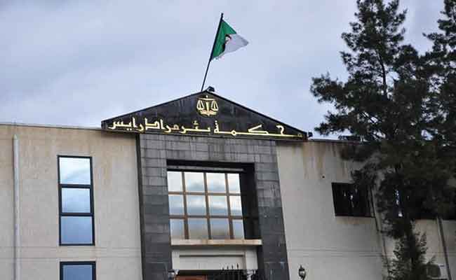 إحباط محاولة فرار متهم من المحكمة بالعاصمة