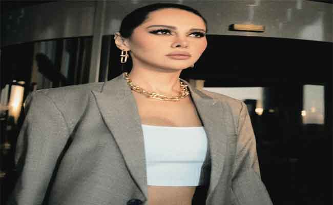 ياسمين رئيس تلبس ثوب