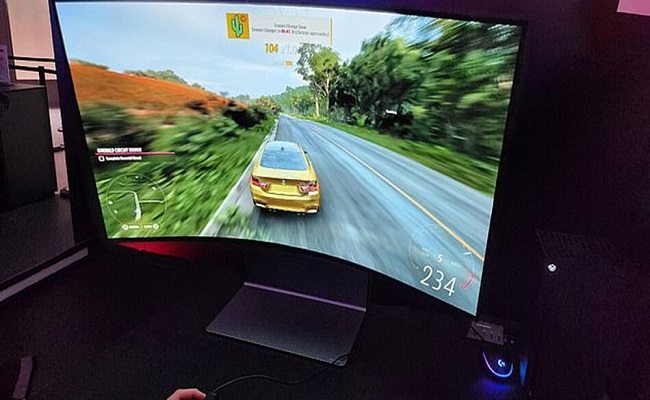LG تكشف عن أول تلفاز oled قابل للانحناء بلمسة زر واحدة‎‎...