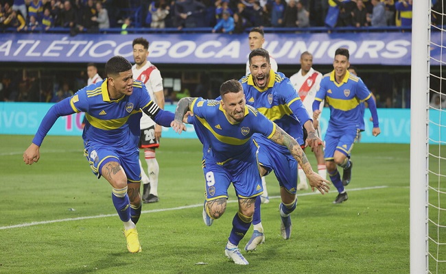 بوكا جونيورز ينتصر في كلاسيكو الأرجنتين...