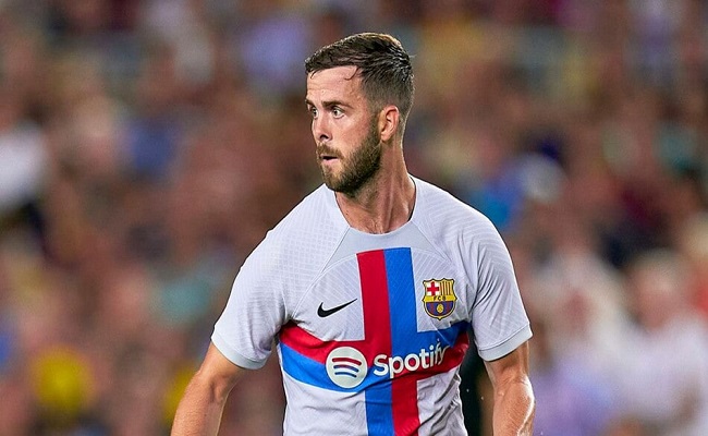 بيانيتش سينهي عقده مع برشلونة...