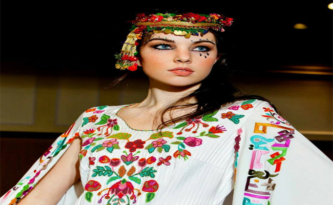 ولاية خنشلة تحتفي بالزي العربي...