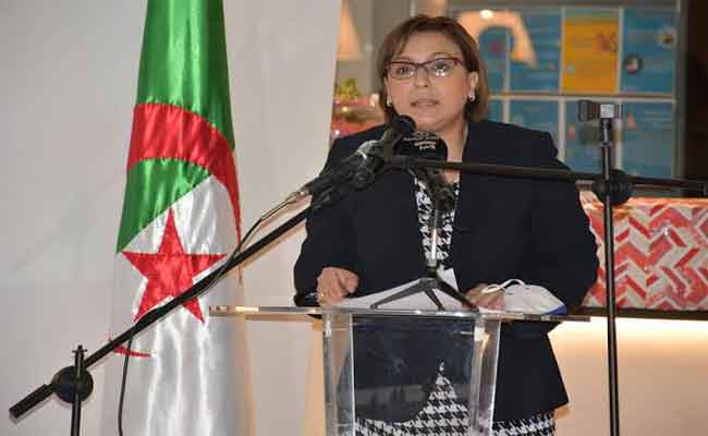 كريكو تؤكد أن الطفولة في الجزائر تحظى بعناية خاصة في مجال البيئة