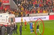 اعتداء على لاعب بعصا الراية الركنية يلغي مباراة في تركيا...