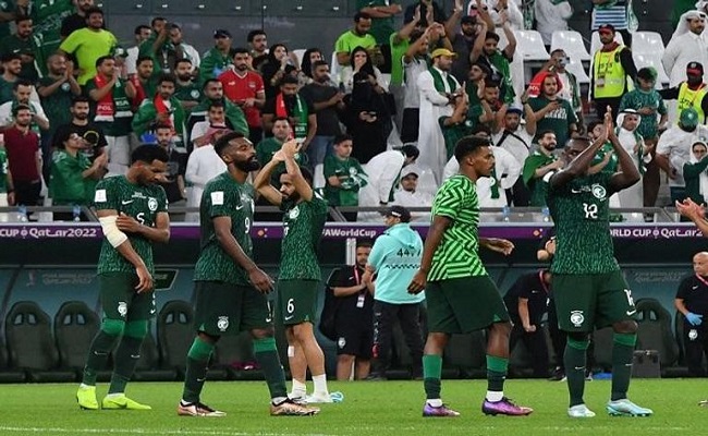 الضربات تتوالى على المنتخب السعودي...