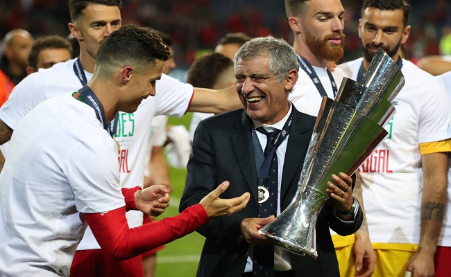 سانتوس مدرب البرتغال رونالدو يتفهم الضغط الواقع عليه...