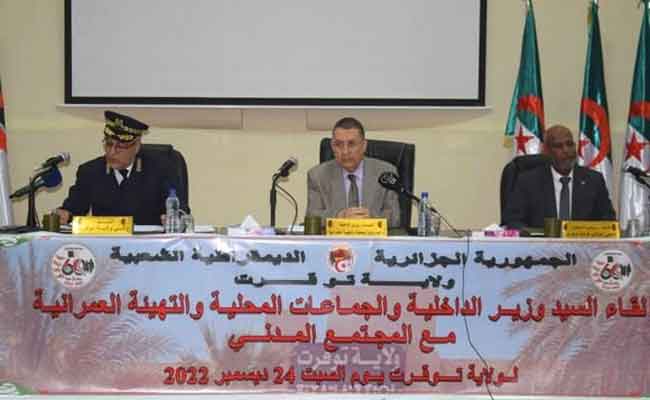 وزير الداخلية يؤكد حرص الدولة على ضمان بعث المشاريع التنموية لفائدة المواطن أينما وجد