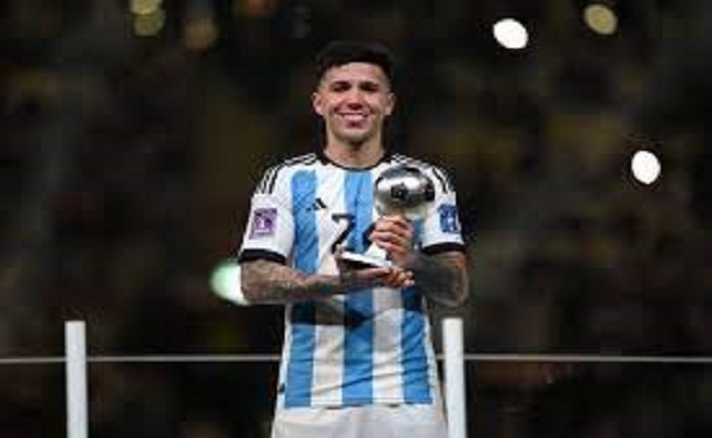 بنفيكا يرفض عرضا بقيمة 100 مليون يورو مقابل إنزو فرنانديز...