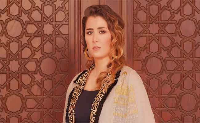 عائشة بن أحمد تفجع بوفاة والدها...