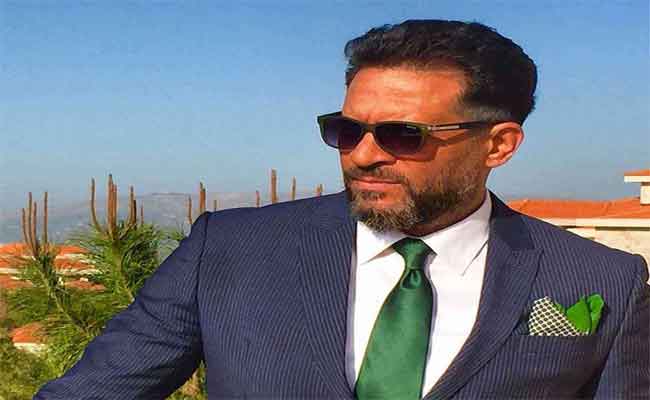 ماجد المصري بين أحمد العوضي و ياسمين عبد العزيز في