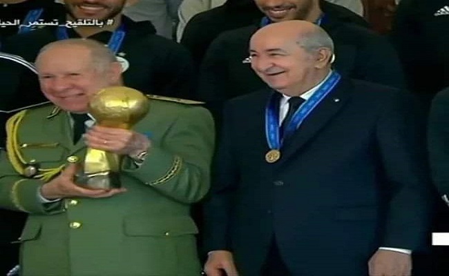 الجزائر هي أخر جمهوريات الموز في العالم