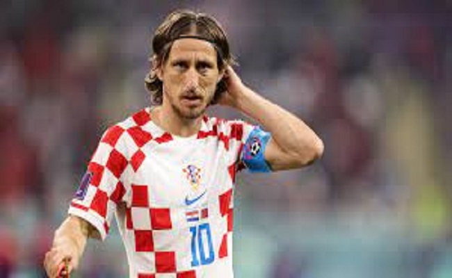 مودريتش رفض عرضا مغريا من نادي النصر وسيعتزل في ريال مدريد...