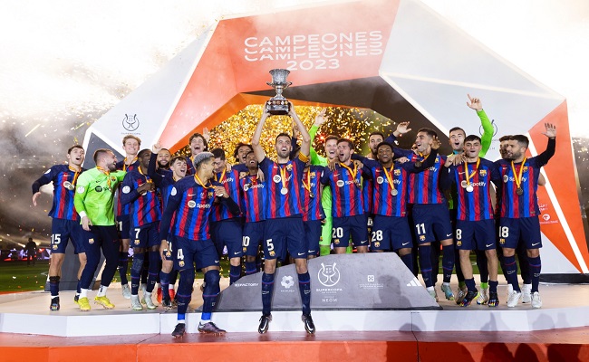 برشلونة يصعق ريال مدريد بثلاثية ويتوج بكأس السوبر الإسباني...