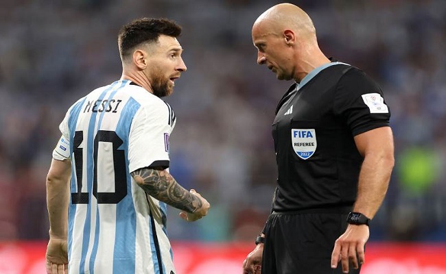 شيمون مارتشينياك حكم نهائي مونديال 2022 يدير مباراة الأهلي وبيراميدز بالدوري المصري...