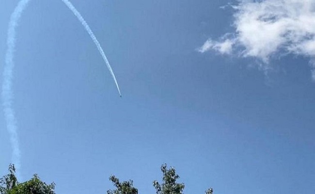 الأجسام المجهولة تغزو الأجزاء الأمريكية والكندية...