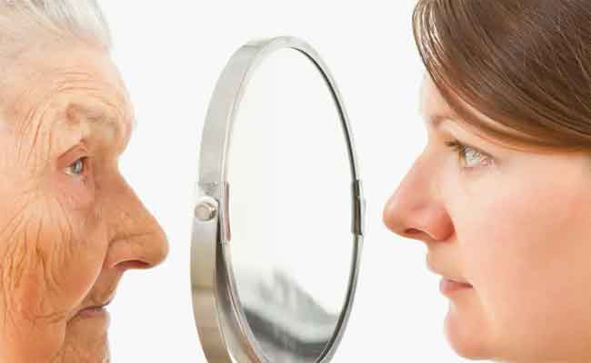 10 أطعمة قد تسبب التجاعيد، حاولي التخفيف منها...
