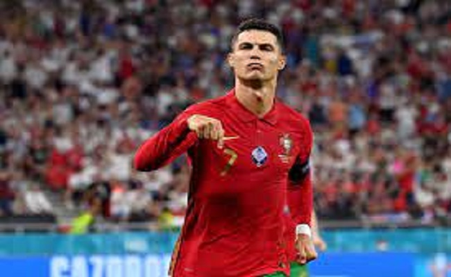لن يعتزل دوليًا رونالدو على رأس قائمة منتخب البرتغال في تصفيات يورو 2024...