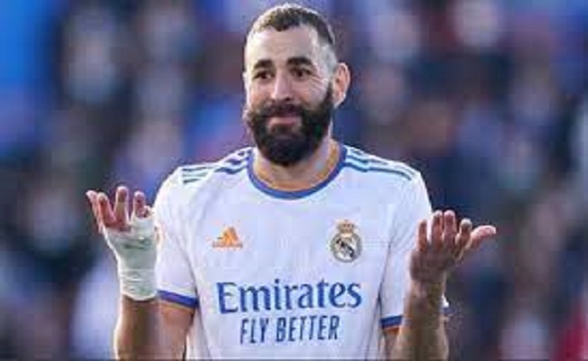 كريم بنزيما قادم إلى الدوري السعودي...