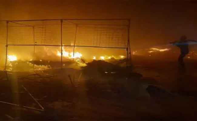حريق مهول بالمعرض الاقتصادي وسط أدرار