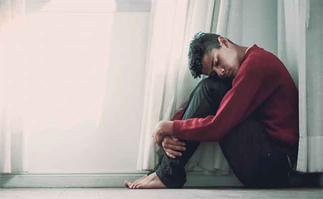 كيفية التعامل مع مريض الاكتئاب...عبارات يمكن توجيهها إليه