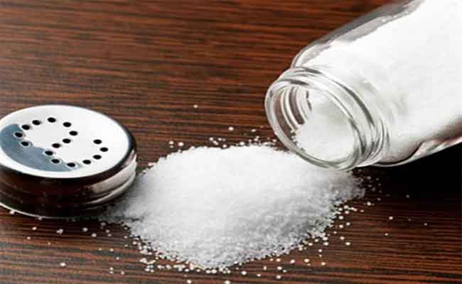 8 طرق تساعدك على استهلاك كمية أقل من الملح لتجنّب مخاطره...