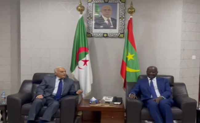 توقيع مذكرة تفاهم بين الجزائر وموريتانيا لتعزيز التنسيق السياسي