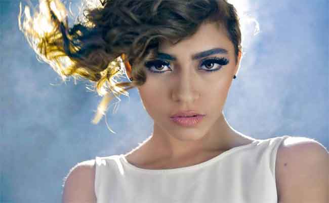 زيزي عادل تقررارتداء الحجاب بعد عام على اعتزالها عالم الفن...