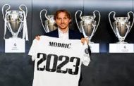 ريال مدريد يتفاوض مع لوكا مودريتش على تمديد العقد...
