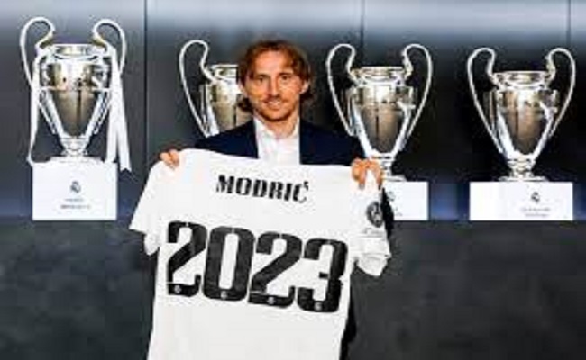 ريال مدريد يتفاوض مع لوكا مودريتش على تمديد العقد...