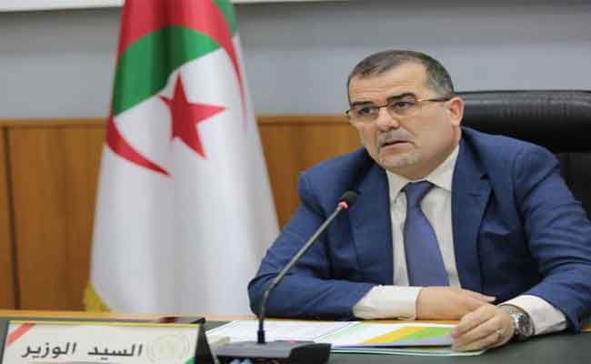بن طالب يعرض مشروع قانون الأعياد الرسمية