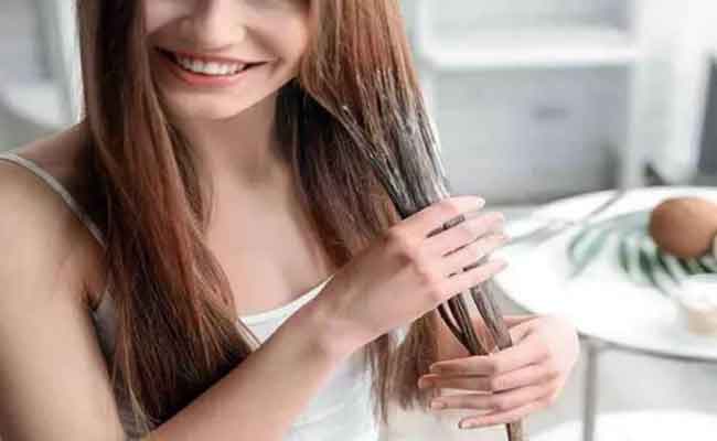 علاج تقصف الشعر في المنزل بخلطات طبيعية مذهلة...