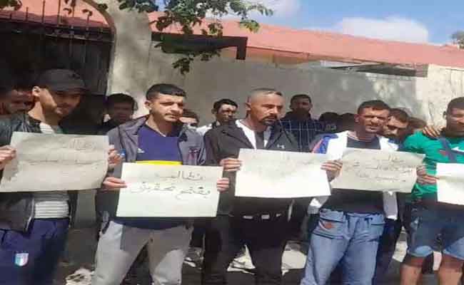 احتجاج المقصيين من مسابقة الشبه الطبي بالجلفة