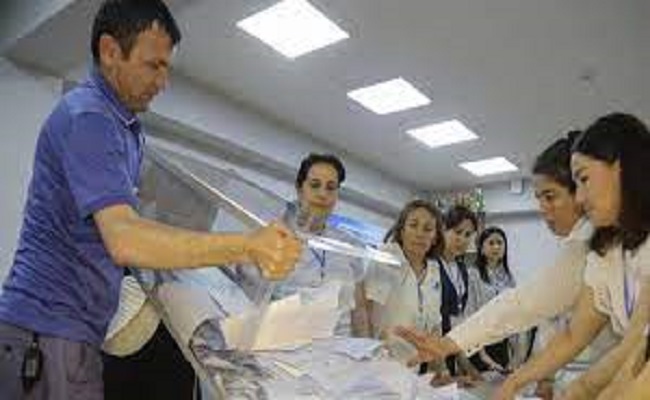 تأييد ساحق للتعديلات الدستورية في أوزبكستان