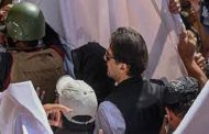 باكستان تمديد الإفراج عن عمران خان 3 أيام...