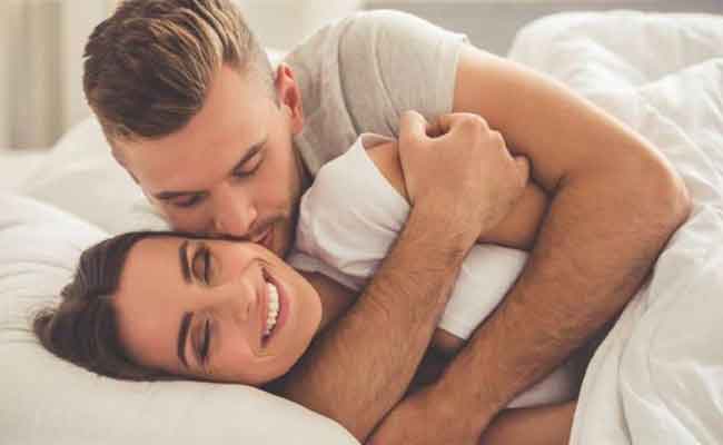 7 طرق إغراء الزوج لعلاقة متجددة ومثيرة...