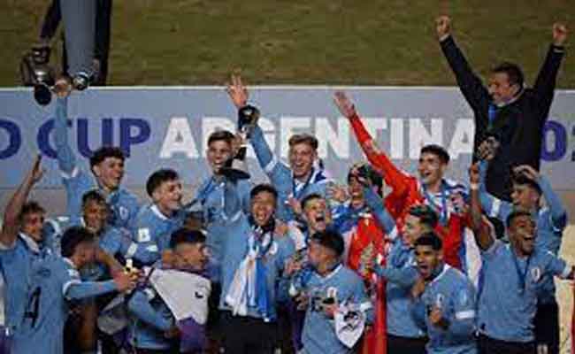 أوروغواي تهزم إيطاليا وتتوج بكأس العالم للشباب...