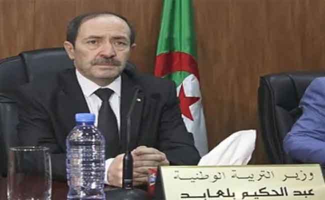 وزير التربية يكشف عن صدور قانون أساسي لحماية الأساتذة قريبا