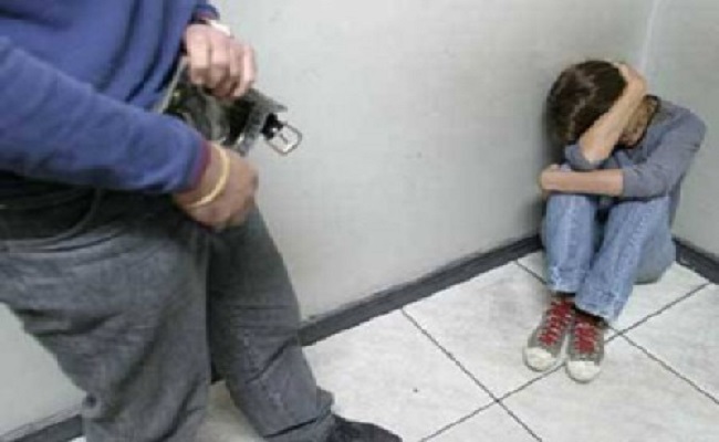 أكثلا من 8 ألاف طفلة حامل سنويا بسبب الاغتصاب بالجزائر