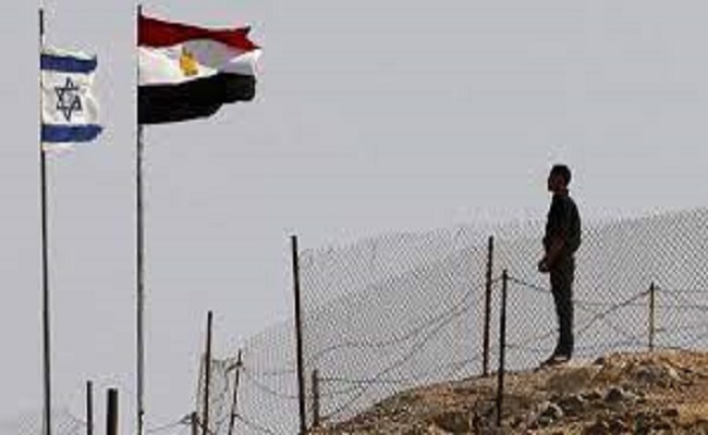 إسرائيل تسلم جثة الجندي المصري الذي قتل على الحدود إلى بلاده