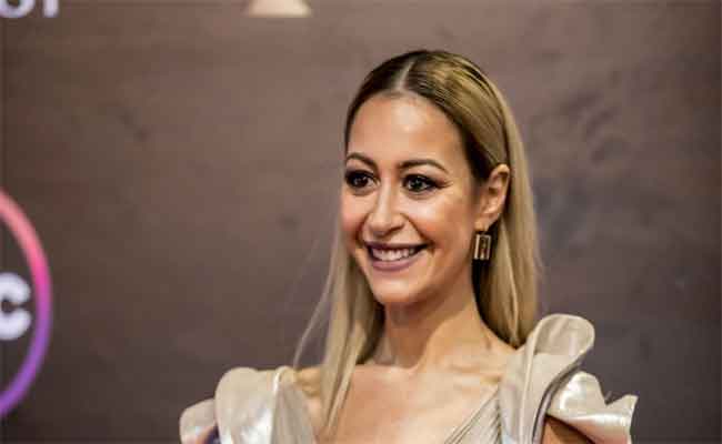منة شلبي تقدم أولى تجاربها الاستعراضية في