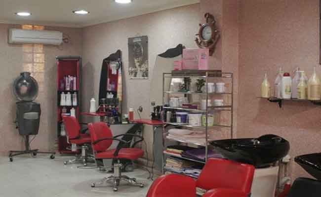 متابعات وغلق لقاعات حلاقة خالفت القوانين