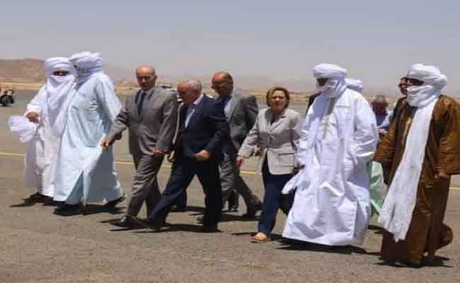 سايحي وكريكو يتفقدان جرحى وعائلات ضحايا حادث تمنراست